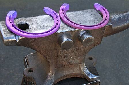 CSIRO ScienceImage 1761 3D printed titanium horseshoes